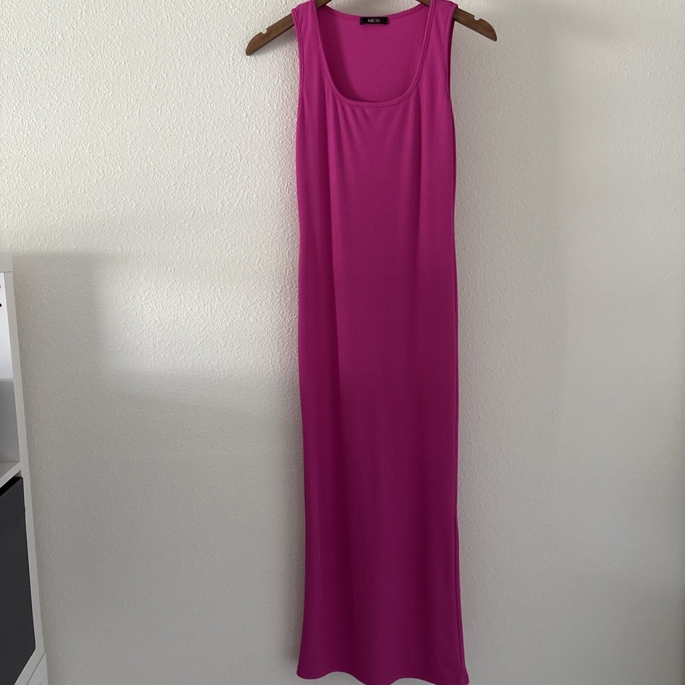 Micas Sleeveless Ribbed Body on Hot Pink Maxi Dress Size Medium Beachy Coverup